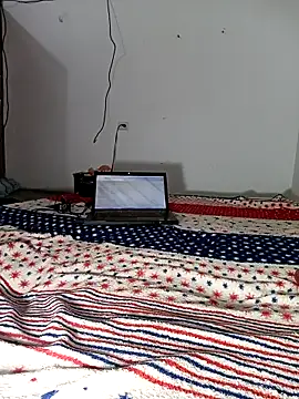 Snapshot of Zara__Flor chatting on February 13, 2026, 12:23 pm Zara Flor online show from February 13, 2026, 12:23 pm