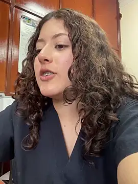 Snapshot of lizzy_luminair chatting on February 17, 2026, 7:09 pm lizzy luminair online show from February 17, 2026, 7:09 pm