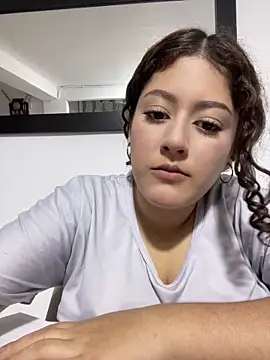 Snapshot of lizzy_luminair chatting on February 26, 2026, 12:53 am lizzy luminair online show from February 26, 2026, 12:53 am