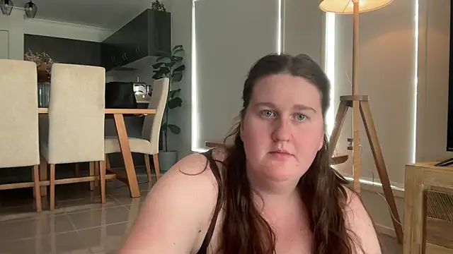 xopeachybaby online show from May 25, 2026, 2:17 am