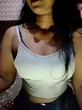 Snapshot of Ayesha_Khan1 chatting on April 5, 2026, 7:27 am Ayesha Khan1 online show from April 5, 2026, 7:27 am