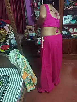 Snapshot of Little-Roshni chatting on February 1, 2026, 4:49 pm Little-Roshni online show from February 1, 2026, 4:49 pm