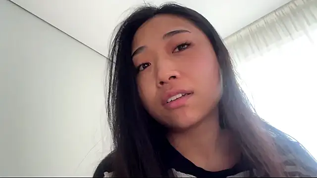 SweetMiaXO online show from March 23, 2026, 10:14 pm