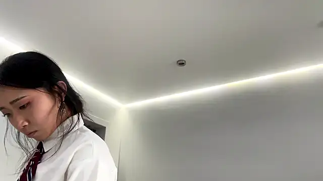 SweetMiaXO online show from March 28, 2026, 6:13 am