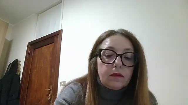 Snapshot of Miasexmilf chatting on February 1, 2026, 6:39 pm Miasexmilf online show from February 1, 2026, 6:39 pm