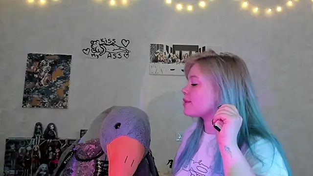 Snapshot of Lulu_Di chatting on June 10, 2026, 8:52 pm Lulu Di online show from June 10, 2026, 8:52 pm