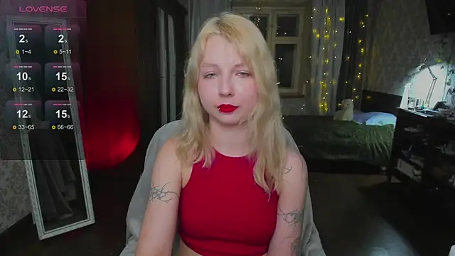 Snapshot of yourlovelyeve chatting on February 11, 2026, 5:18 pm yourlovelyeve online show from February 11, 2026, 5:18 pm