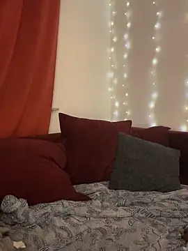 MrsRedFoxy online show from February 9, 2026, 9:52 pm