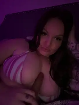 Snapshot of Elysiasecret chatting on April 4, 2026, 4:00 am Elysiasecret online show from April 4, 2026, 4:00 am