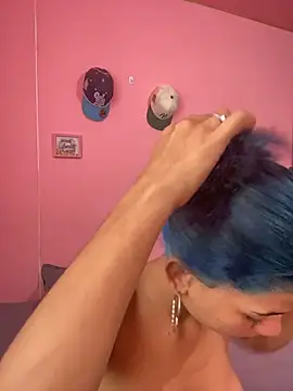 baby julieta5 online show from February 19, 2026, 4:03 pm