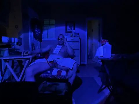 Snapshot of daddydonkey84 chatting on February 19, 2026, 5:58 am daddydonkey84 online show from February 19, 2026, 5:58 am