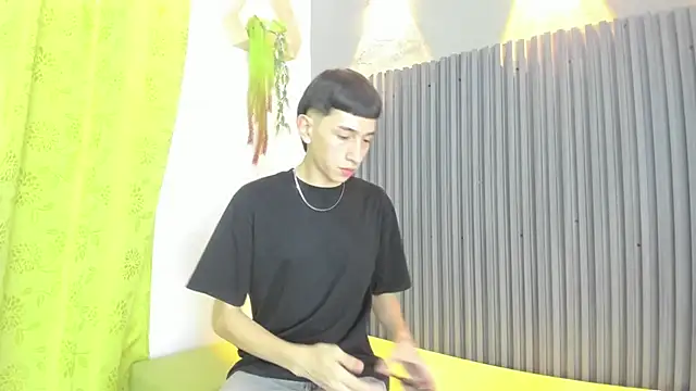 lian cameron online show from March 3, 2026, 4:07 am