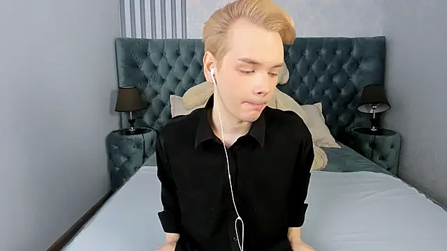 Snapshot of Je_Salvatore chatting on February 4, 2026, 7:47 am Je Salvatore online show from February 4, 2026, 7:47 am