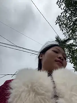 Lyn-be99 online show from February 13, 2026, 2:40 am