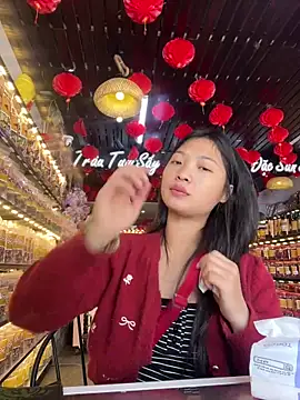 Lyn-be99 online show from March 10, 2026, 5:45 am