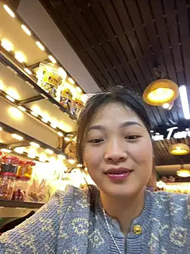 Snapshot of Lyn-be99 chatting on May 5, 2026, 1:30 pm Lyn-be99 online show from May 5, 2026, 1:30 pm