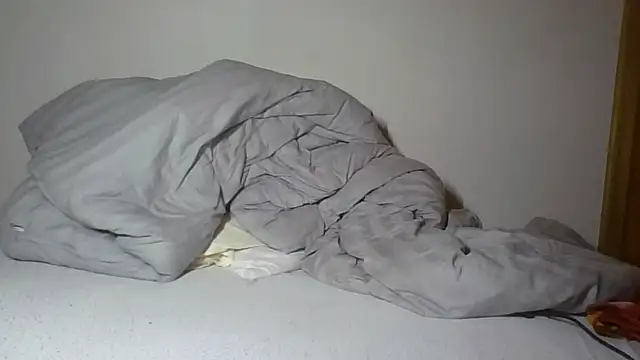 Snapshot of mrstitchback chatting on February 16, 2026, 2:07 am mrstitchback online show from February 16, 2026, 2:07 am