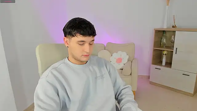 Massimo Fiore online show from February 10, 2026, 9:08 pm