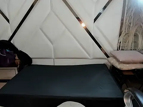 Snapshot of Shara_Oz chatting on February 28, 2026, 2:56 am Shara Oz online show from February 28, 2026, 2:56 am