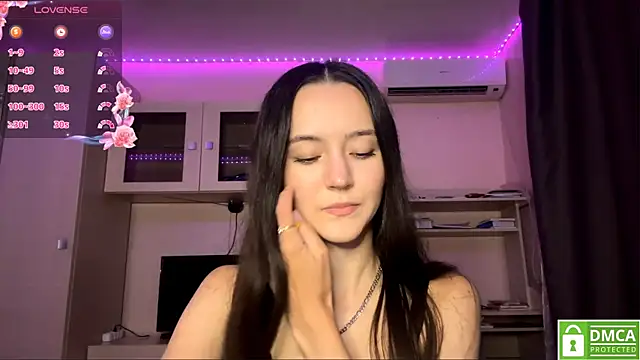 Kiaicatie online show from July 18, 2026, 2:43 pm