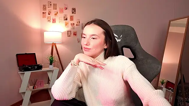 ssandralovin online show from February 4, 2026, 4:29 am