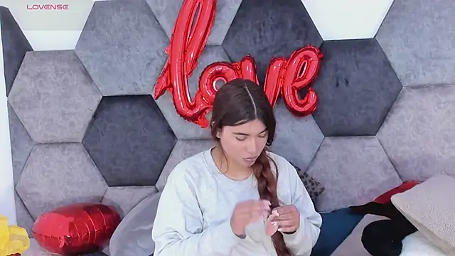 Snapshot of DulceJones chatting on February 12, 2026, 8:15 pm DulceJones online show from February 12, 2026, 8:15 pm