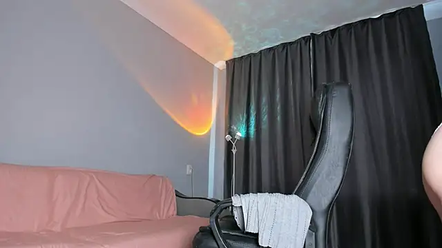 emy lovee online show from March 7, 2026, 4:31 am