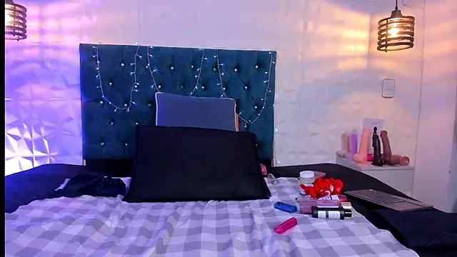 samantha foxyy online show from April 16, 2026, 11:22 am