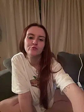 PoppySlut6999 online show from February 10, 2026, 10:03 pm