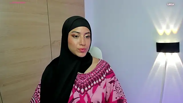 LAY LA  online show from February 24, 2026, 10:08 pm