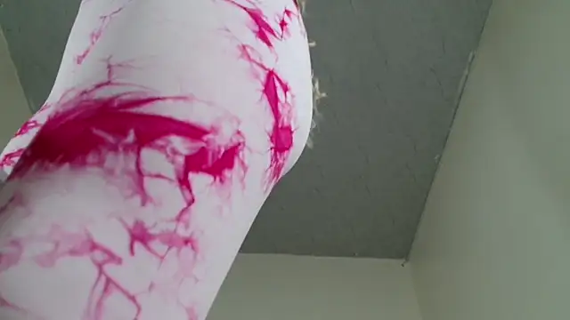 kendal1  online show from April 2, 2026, 1:42 pm