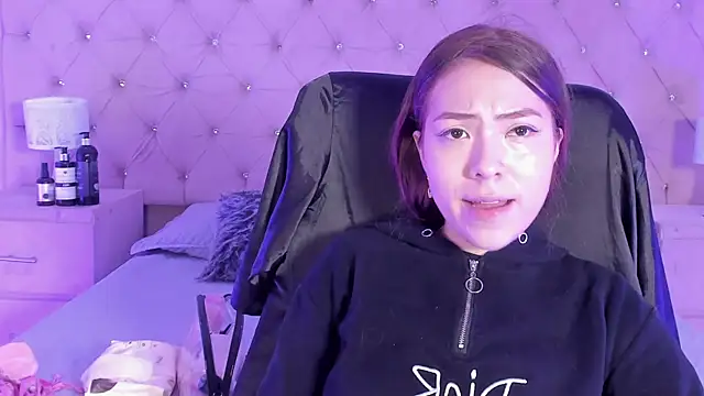 Snapshot of lizzyrossie chatting on February 12, 2026, 12:55 pm lizzyrossie online show from February 12, 2026, 12:55 pm