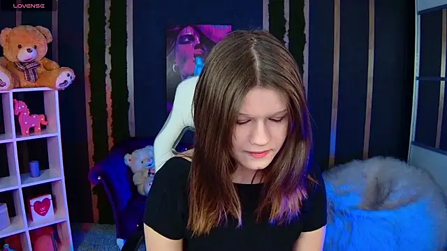 Snapshot of Lunatrend chatting on March 11, 2026, 6:08 am Lunatrend online show from March 11, 2026, 6:08 am