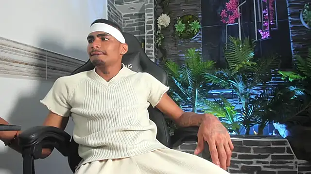 Snapshot of Rpoolrboy chatting on March 26, 2026, 10:04 pm Rpoolrboy online show from March 26, 2026, 10:04 pm