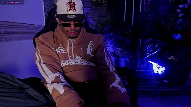 Snapshot of Rpoolrboy chatting on April 7, 2026, 4:13 am Rpoolrboy online show from April 7, 2026, 4:13 am