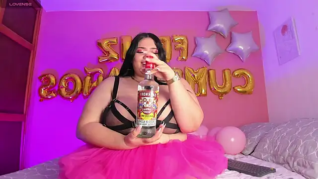 Snapshot of Julieta_jane_ss chatting on June 20, 2026, 12:25 am Julieta jane ss online show from June 20, 2026, 12:25 am