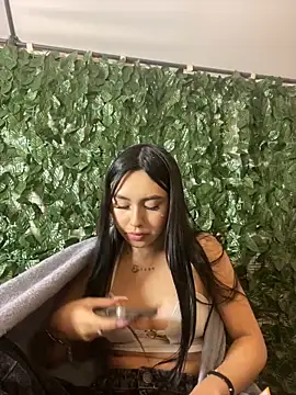 scarlett pinkk1 online show from April 13, 2026, 1:44 am