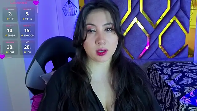 Snapshot of Luvienne chatting on May 13, 2026, 7:22 pm Luvienne online show from May 13, 2026, 7:22 pm
