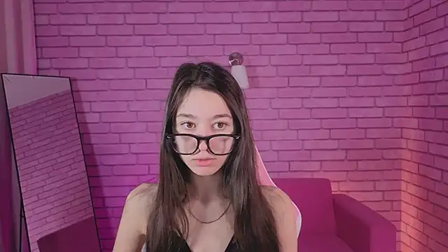 Nicole Brownie online show from March 15, 2026, 1:33 am