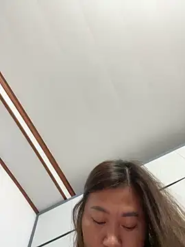 Puka2001 online show from April 21, 2026, 5:50 pm