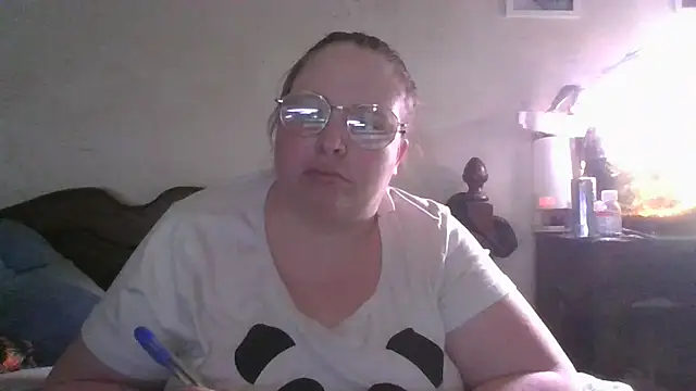 Snapshot of Sarahtjeuh_ chatting on February 22, 2026, 11:36 pm Sarahtjeuh online show from February 22, 2026, 11:36 pm