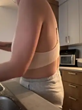 Snapshot of SpicyNatashaXO chatting on February 22, 2026, 12:12 am SpicyNatashaXO online show from February 22, 2026, 12:12 am