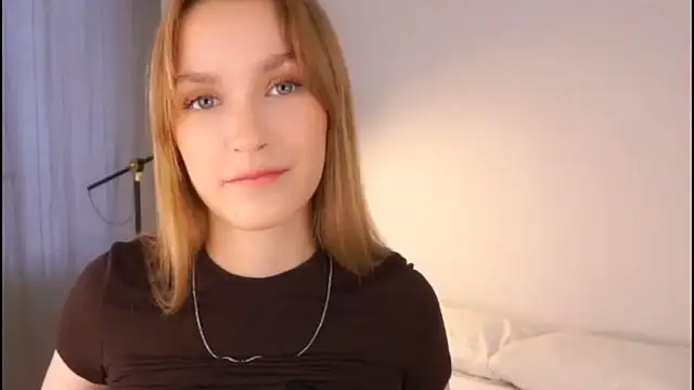 HellenSpelly online show from February 22, 2026, 10:19 pm