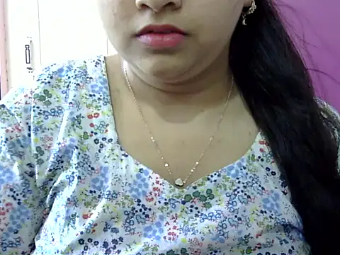 Cute Aliyaa online show from April 12, 2026, 7:57 am