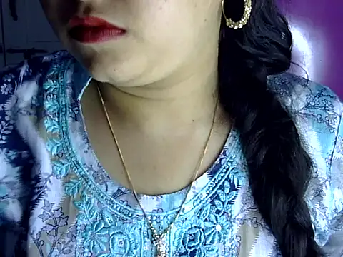 Snapshot of Cute_Aliyaa chatting on July 4, 2026, 1:39 pm Cute Aliyaa online show from July 4, 2026, 1:39 pm