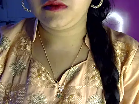 Snapshot of Cute_Aliyaa chatting on July 11, 2026, 12:52 pm Cute Aliyaa online show from July 11, 2026, 12:52 pm