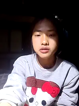 Snapshot of Hoa-tuylip chatting on March 6, 2026, 1:29 pm Hoa-tuylip online show from March 6, 2026, 1:29 pm