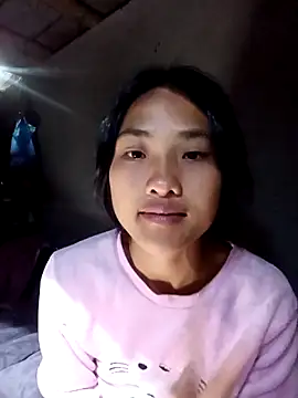 Snapshot of Hoa-tuylip chatting on March 10, 2026, 12:54 pm Hoa-tuylip online show from March 10, 2026, 12:54 pm