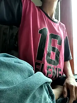 Snapshot of Hoa-tuylip chatting on April 15, 2026, 9:05 am Hoa-tuylip online show from April 15, 2026, 9:05 am