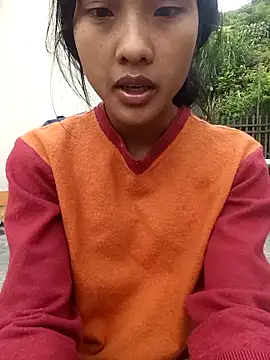Snapshot of Hoa-tuylip chatting on April 29, 2026, 1:10 am Hoa-tuylip online show from April 29, 2026, 1:10 am
